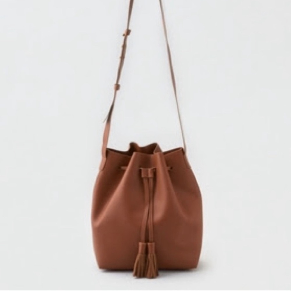 American Eagle Outfitters Crossbody Leather Medium Bucket Bag